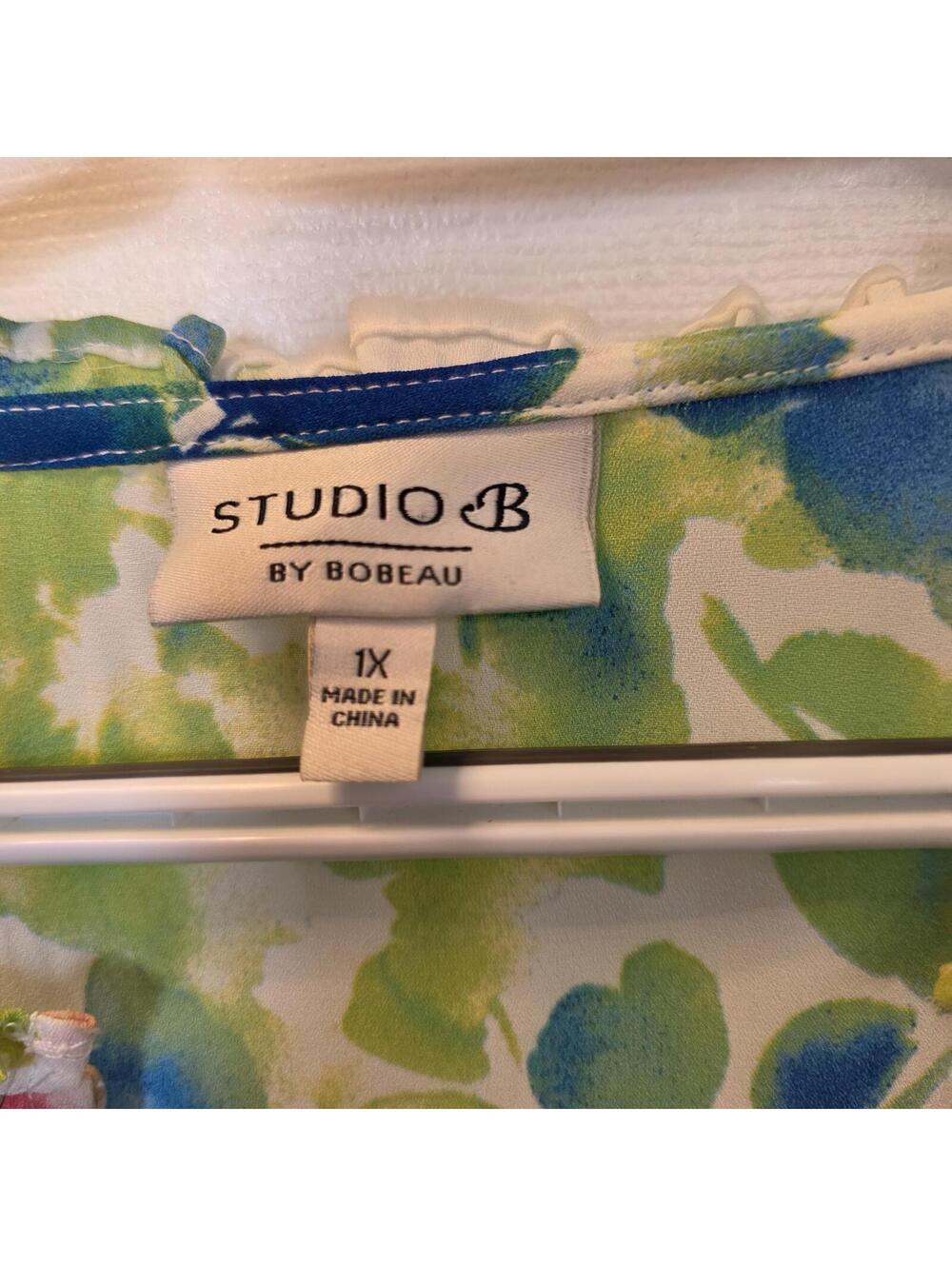 Studio B by Bobeau Women's Floral Print Long Sleeve Blouse, Size 1X - Picture 2 of 8